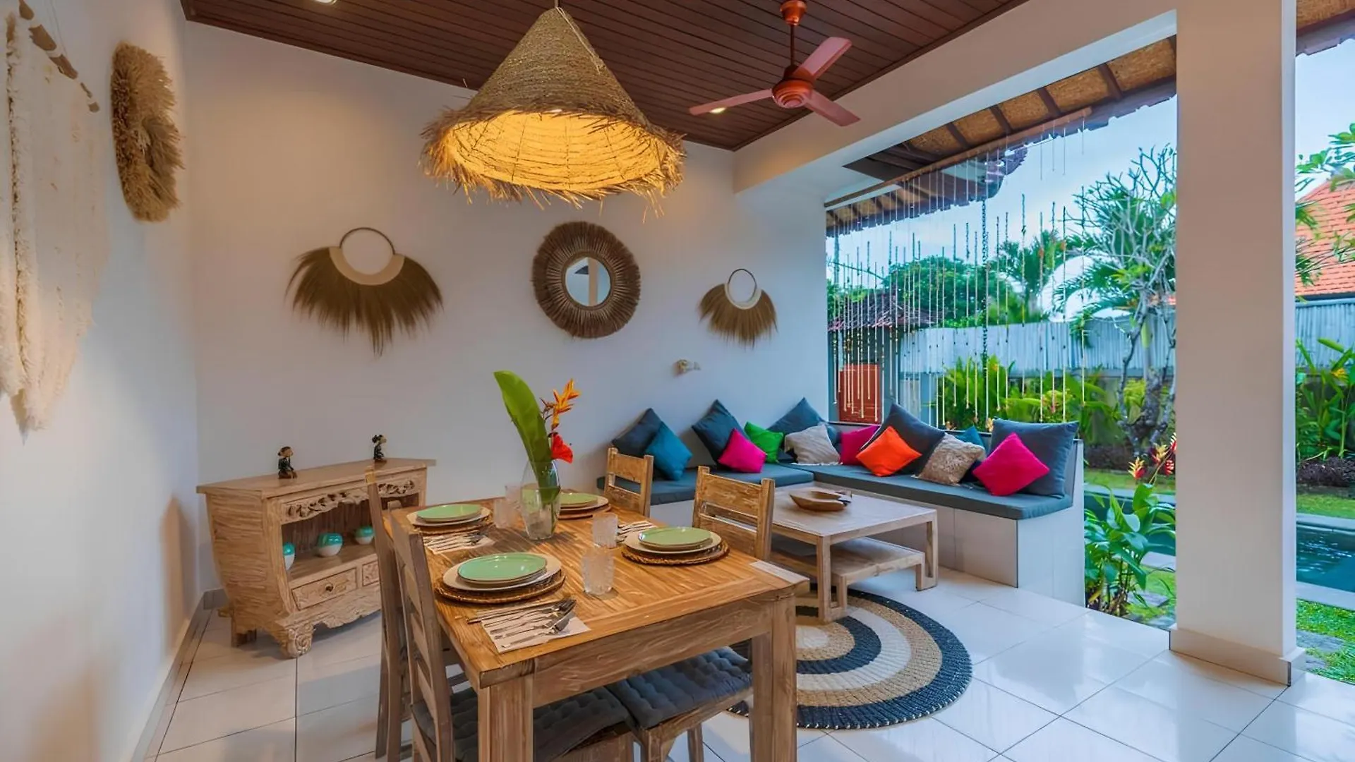 Taman Pangeran Villa In Seminyak, 2Br Large Pool, Prime Location !