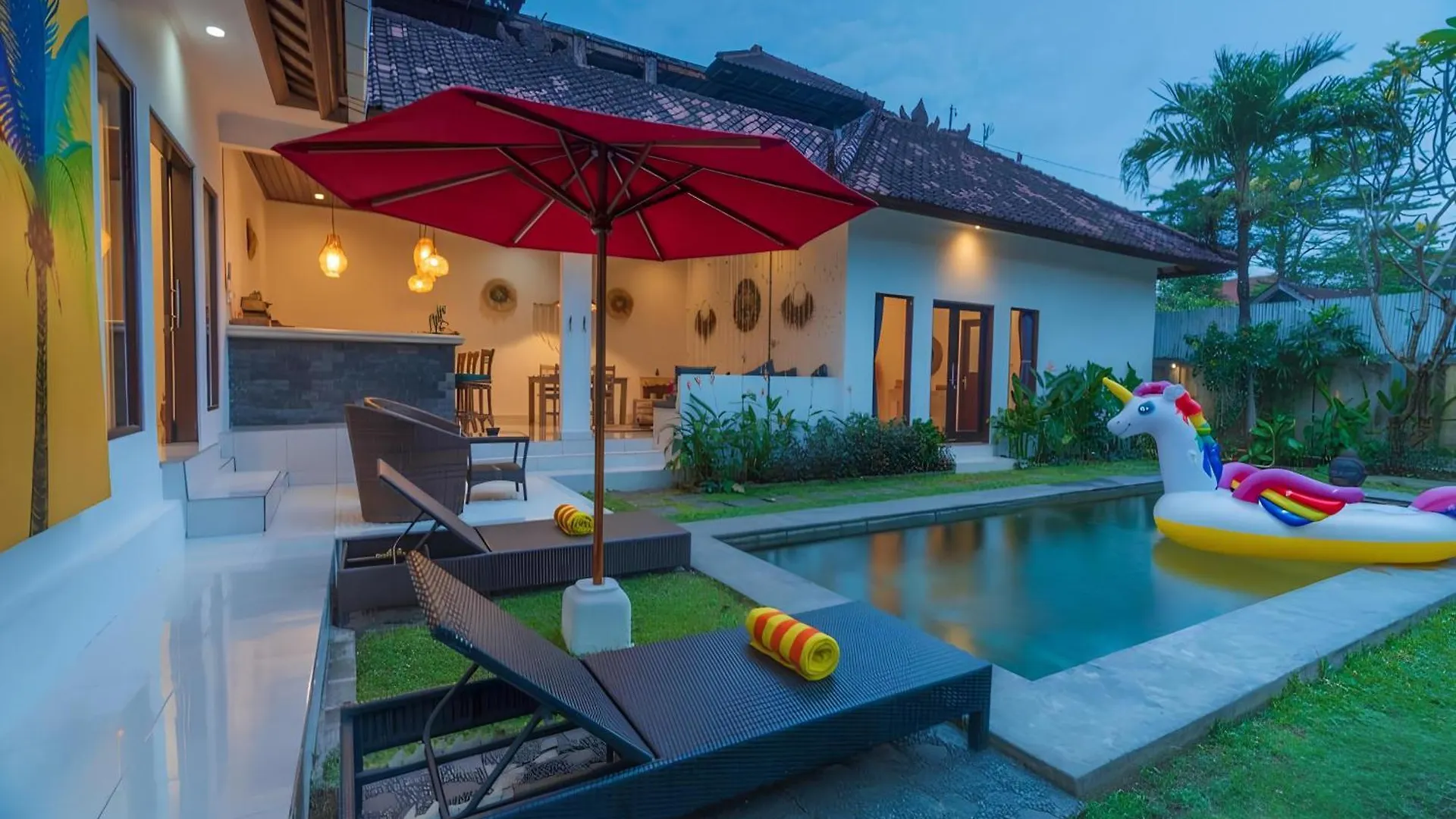 Taman Pangeran Villa In Seminyak, 2Br Large Pool, Prime Location ! 0*,