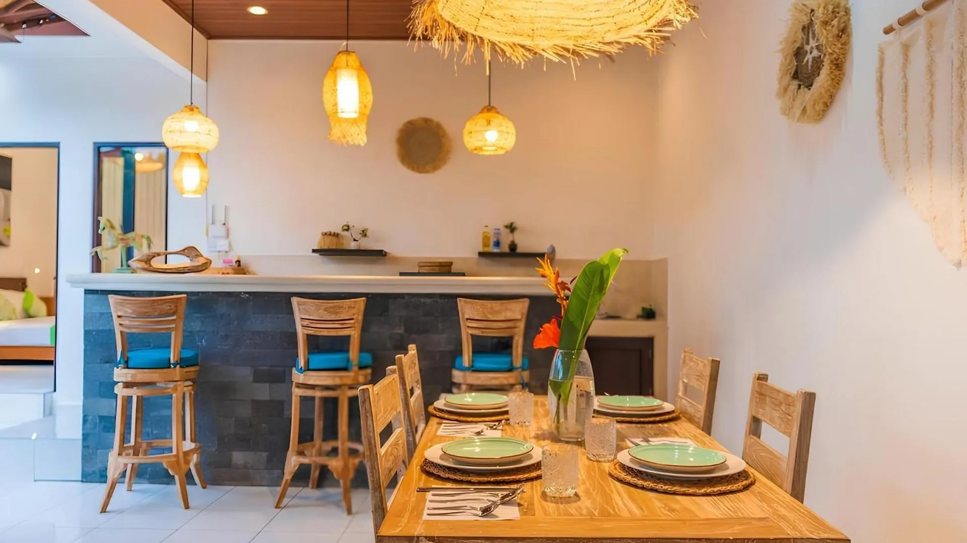 Taman Pangeran Villa In Seminyak, 2Br Large Pool, Prime Location !